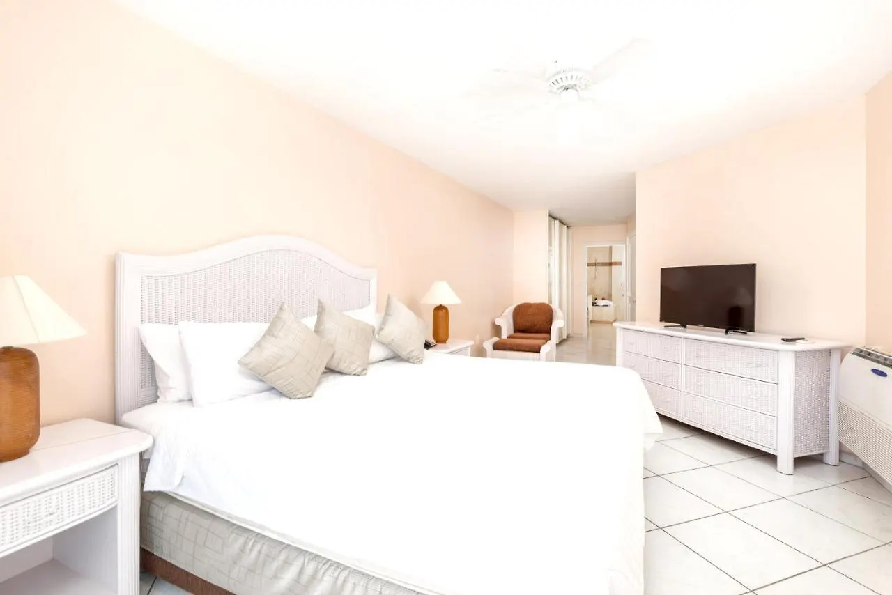 Sea View Apartment In Lowlands With Private Pool, 245 Sqm 0*,